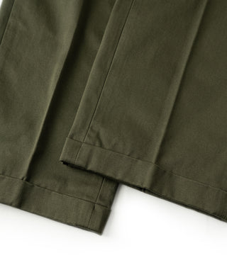 Olive cotton twill trousers with single pleat and tailored straight hem