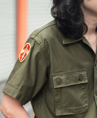 1960s US Army Counselor Shirt Model Shoulder
