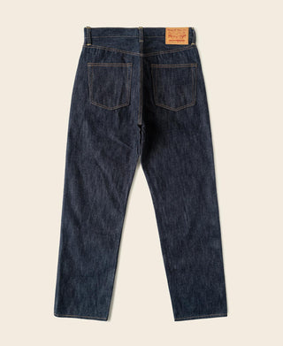 Indigo selvedge denim jeans with straight leg and front pockets