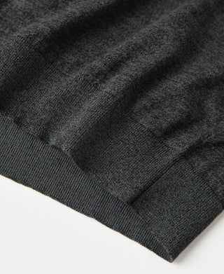 hem detail of 1950s Jersey Knit Short Sleeve Crewneck T-Shirt in Dark Gray