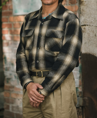 Brushed cotton sports shirt with ombre black/beige plaid and button-up front