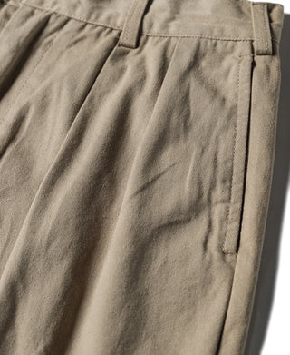 Classic Straight Leg Double Pleated Shorts - Khaki