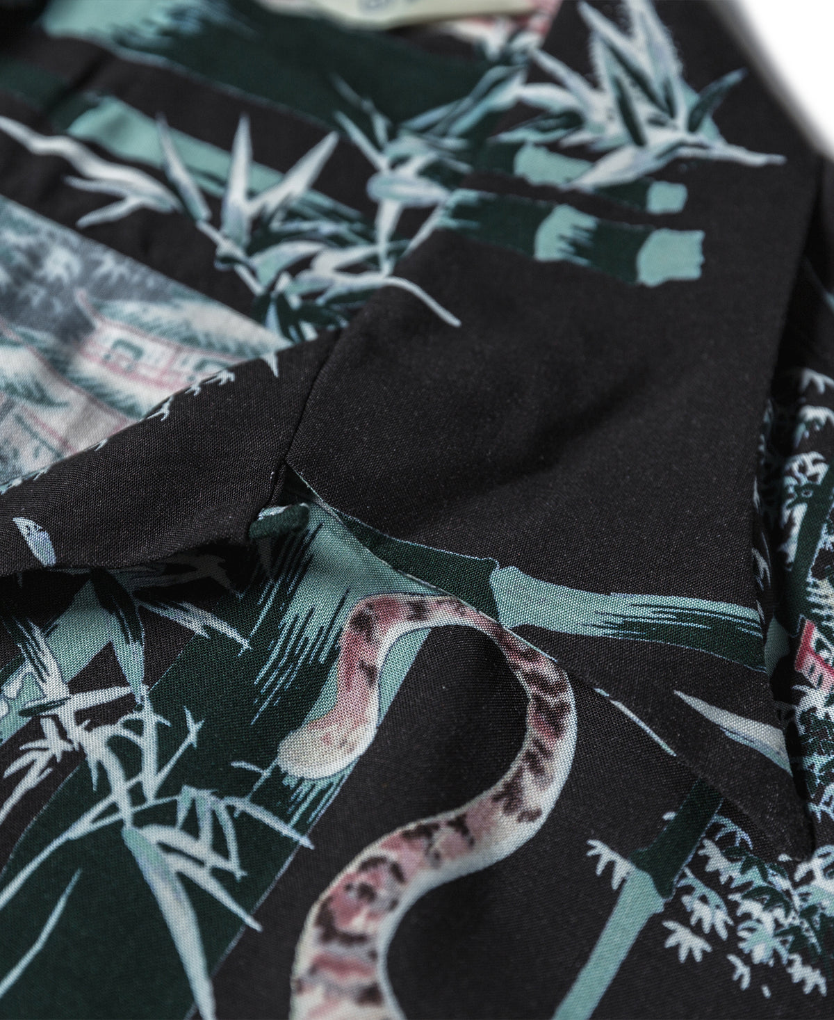 Ukiyo-e Tiger &amp; Bamboo Pattern Aloha Shirt - Black