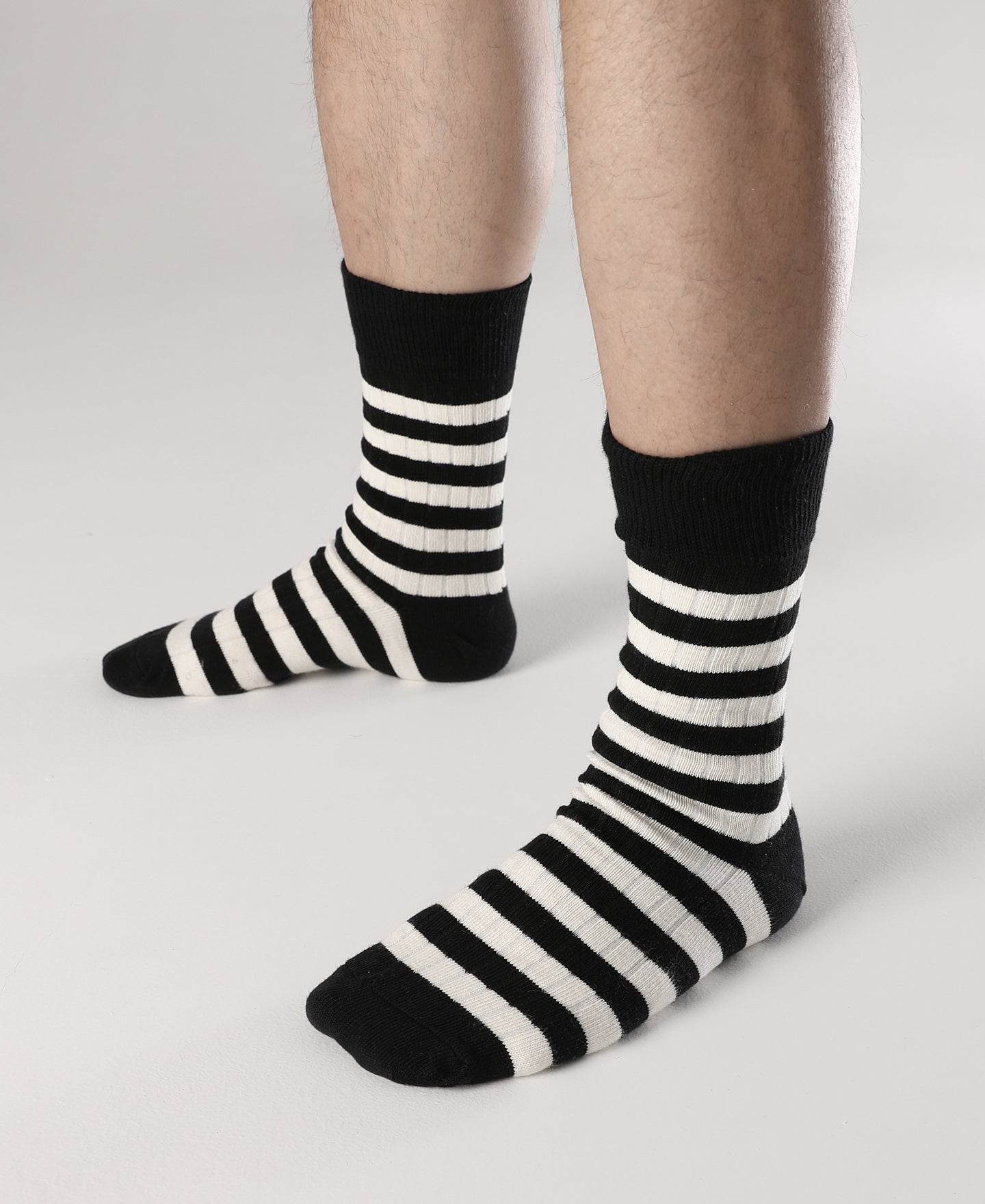 Men's Retro Black and White Striped Cotton Thick Crew Socks